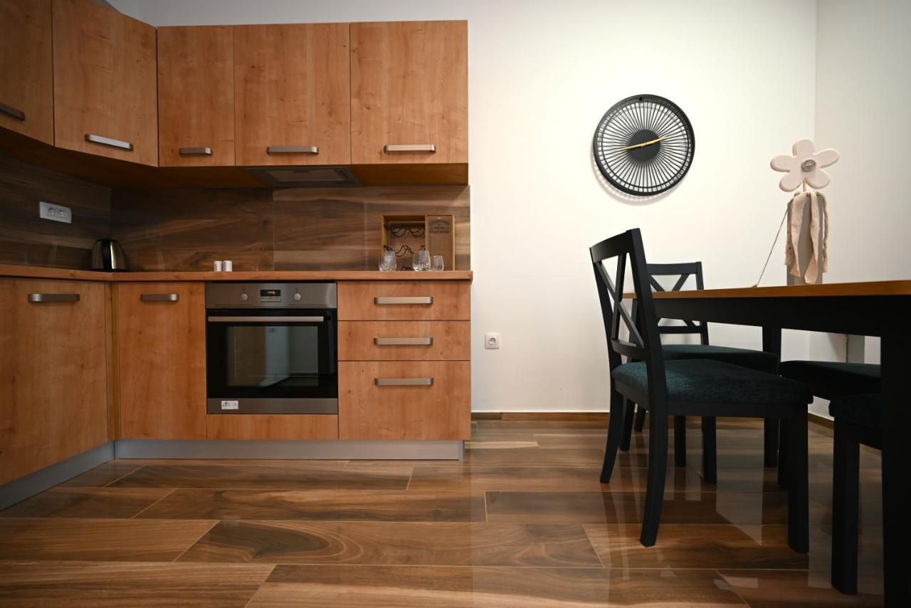 Greenescape Apartment *